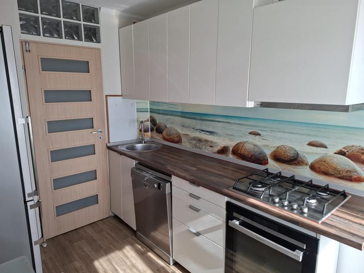 Apartament cu 3 camere decomandat în Virtuții