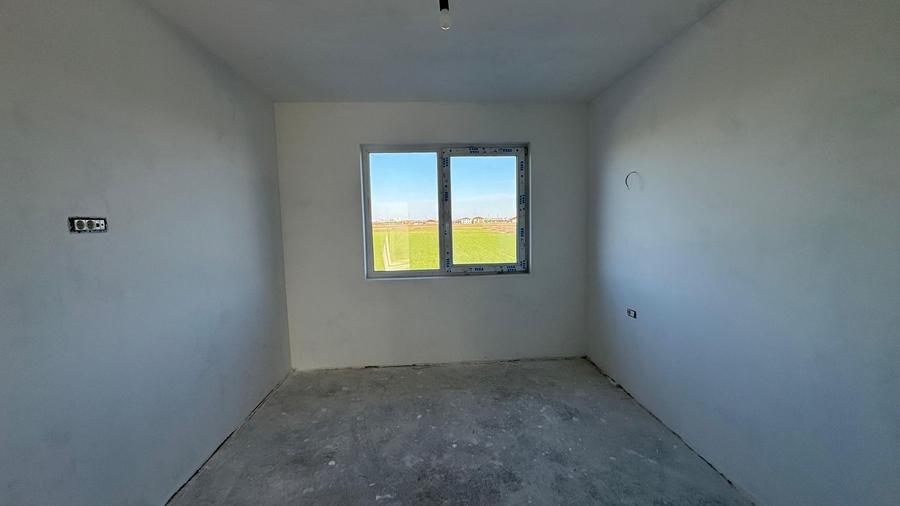 Duplex cu 5 camere cu Canalizare în Săcălaz