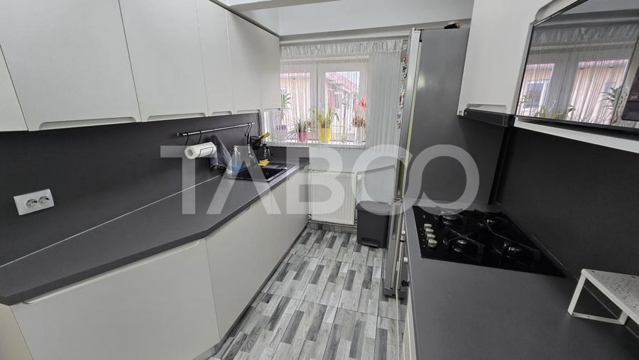 Apartament cu 4 camere decomandat, mobilat în Mihai Viteazul