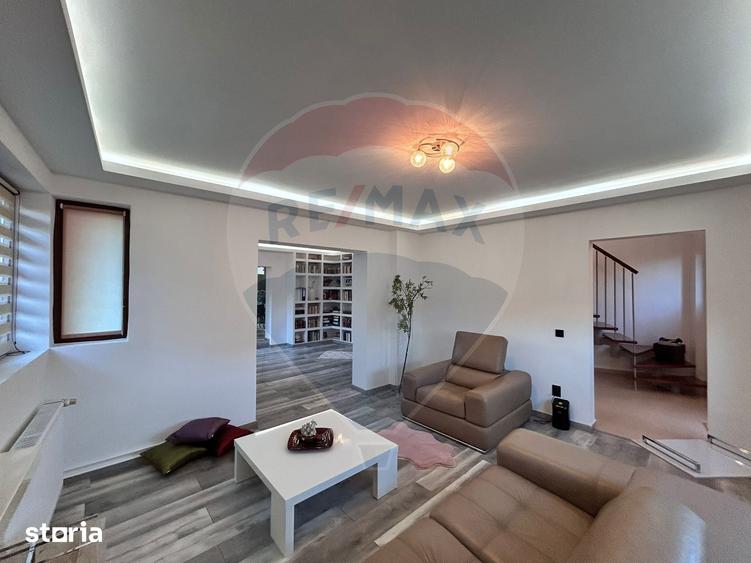 Casă cu 5 camere cu Teren 300 Mp în Pictor Rosenthal