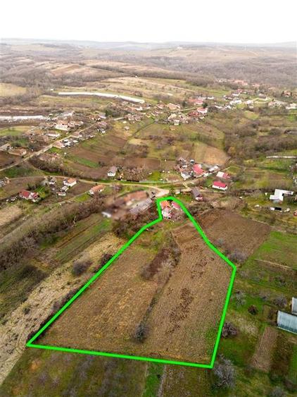 Casă individuală cu 4 camere cu Teren 9168 Mp în Șișterea