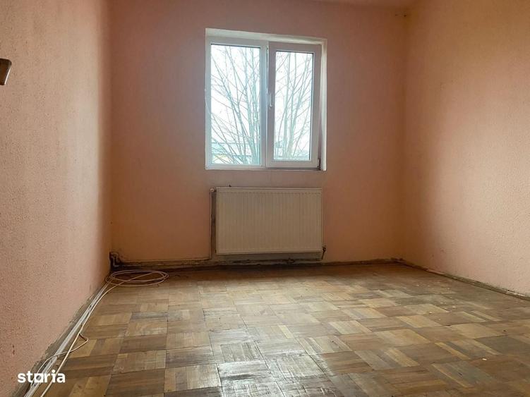 Apartament cu 3 camere în Micro 6