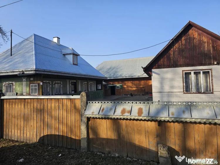 Casă cu 4 camere cu Teren 5400 Mp în Frătăuții Vechi