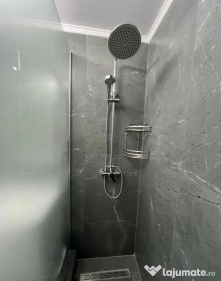 Apartament cu 2 camere decomandat în Trocadero