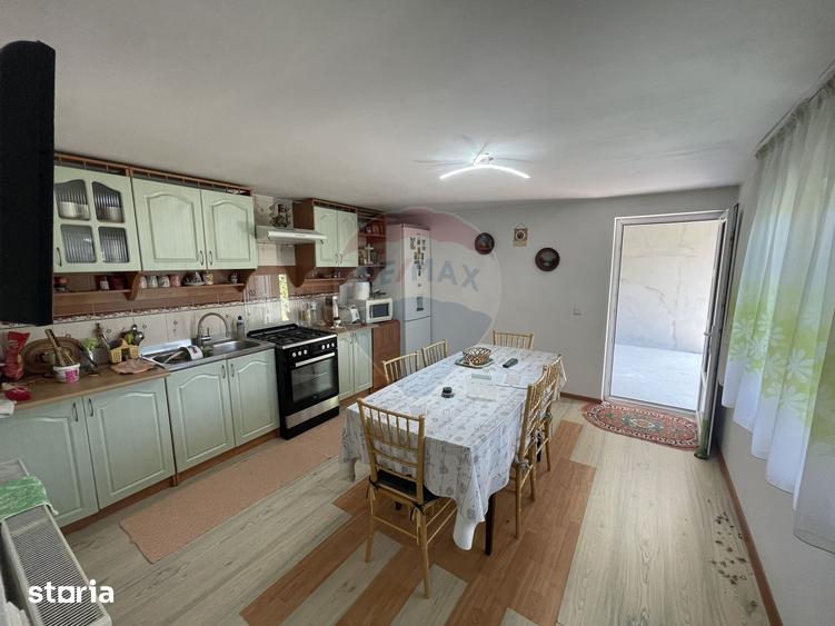 Casă cu 3 camere cu Teren 900 Mp în Mera