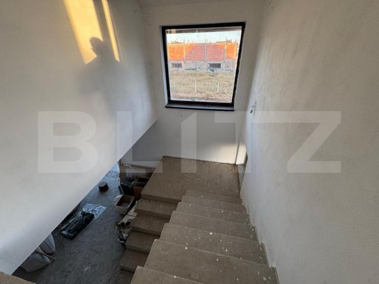Casă individuală cu 5 camere cu Canalizare în Sud-Est