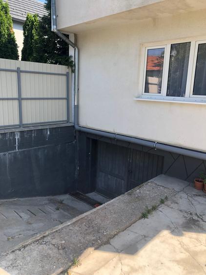 Casă individuală cu 5 camere cu Canalizare în Andrei Mureșanu