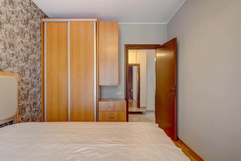 Apartament cu 3 camere decomandat, mobilat în Sisești