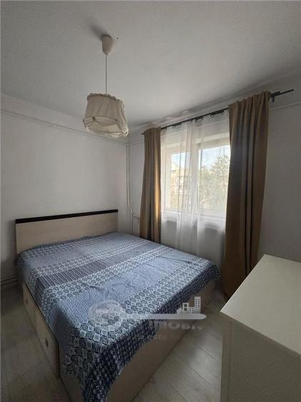 Apartament cu 2 camere decomandat în Nicolina