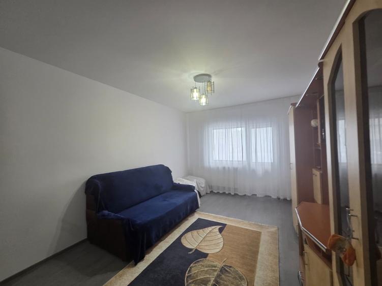 Apartament cu 3 camere în Mircea cel Bătrân