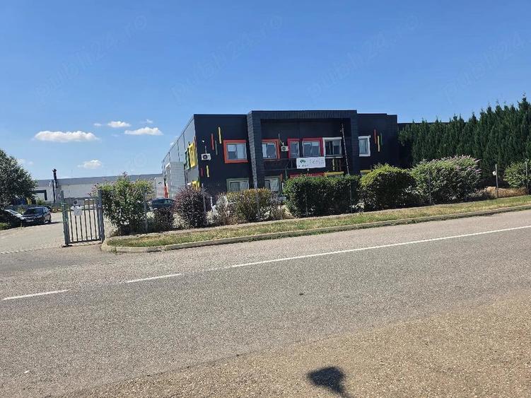 Spațiu comercial, de 1,100 mp, în Central