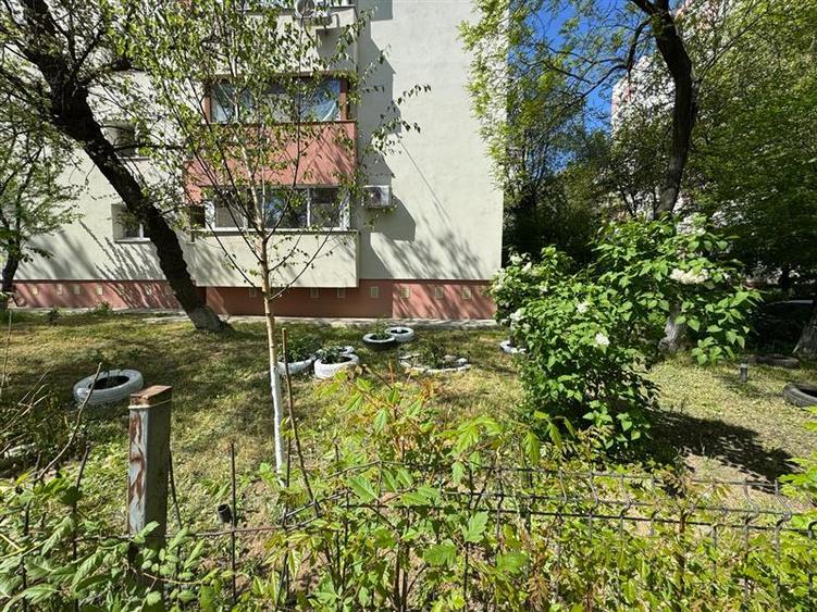 Basarabiei-2 minute de metrou, apartament 3 camere, bloc reabilitat, zona verde - 1