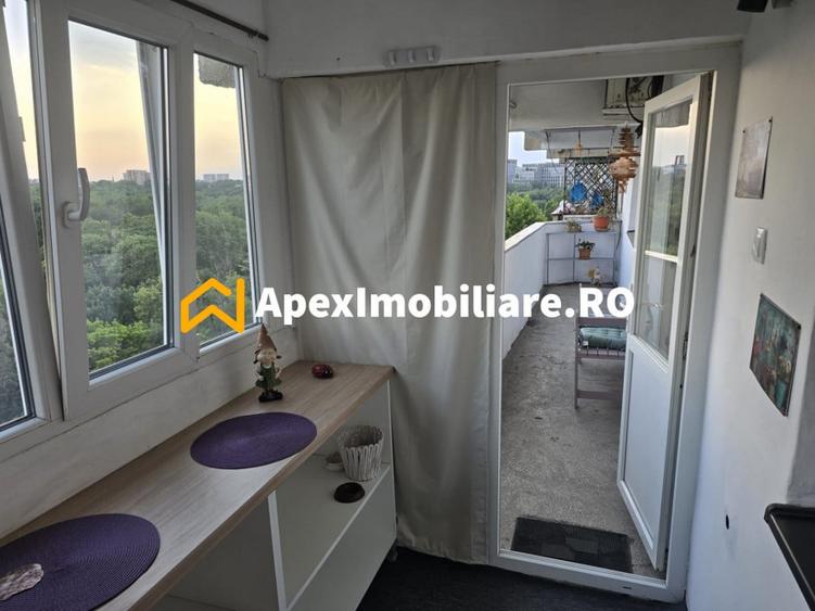Apartament cu 3 camere decomandat în Tineretului