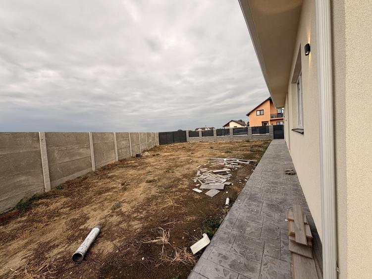 Duplex cu 3 camere cu Teren 463 Mp în Șag