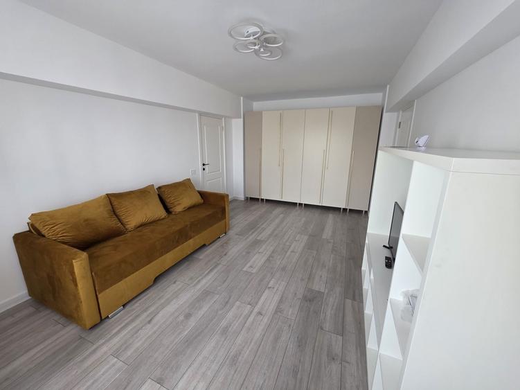 Apartament cu 3 camere semidecomandat în Gorjului