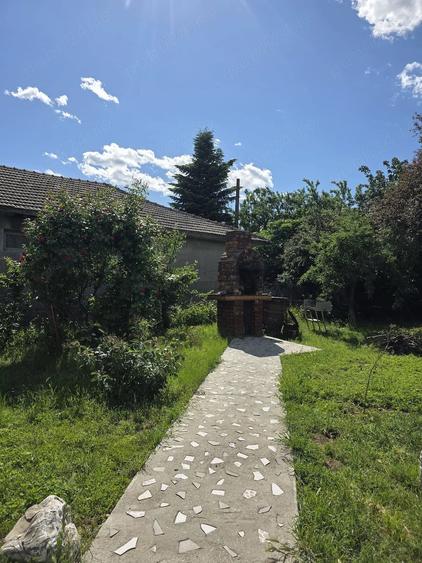 Casă cu Teren 1200 Mp în Central