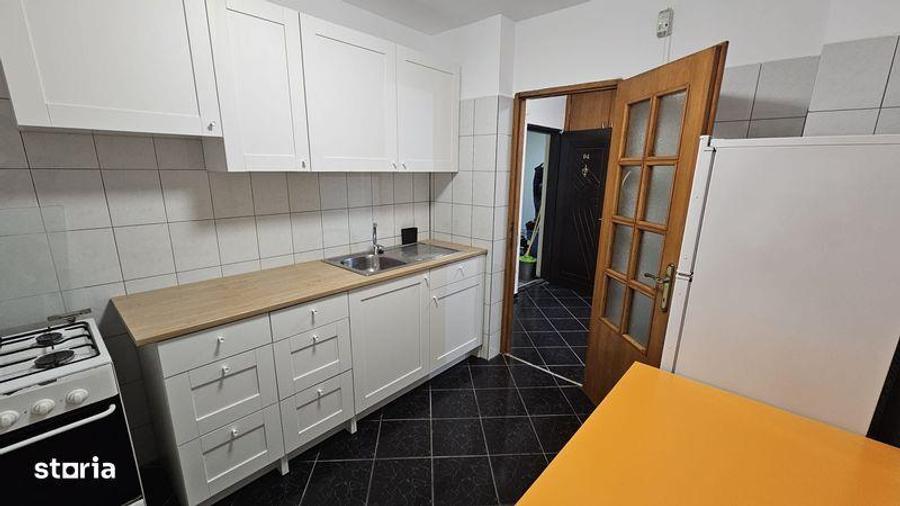 Apartament cu 3 camere, mobilat în Rahova