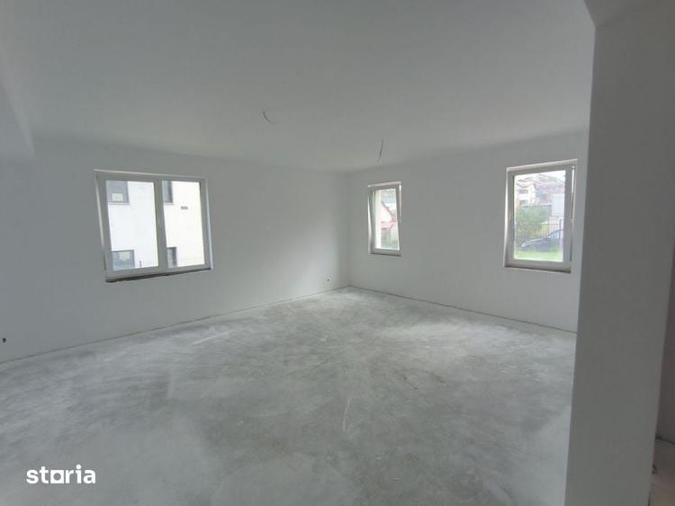 Casă cu 4 camere cu Teren 440 Mp în Central