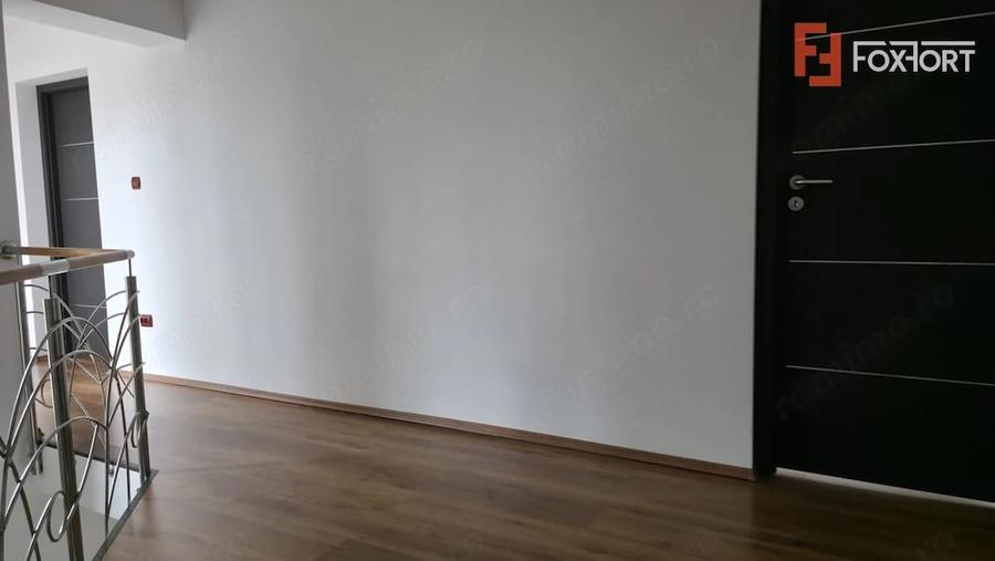 Casă cu 6 camere cu Teren 351 Mp în Central