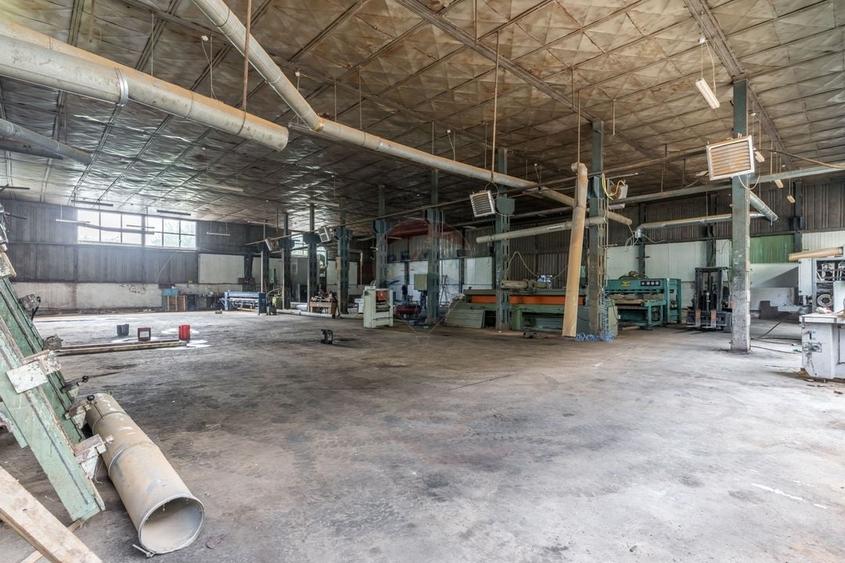 Spațiu industrial, de 1,965 mp, în Industrială