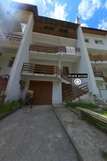 Casă cu 4 camere cu Teren 332 Mp în Arefu