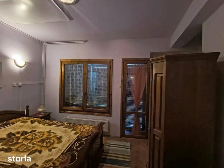 Casă cu 7 camere cu Teren 840 Mp în Central