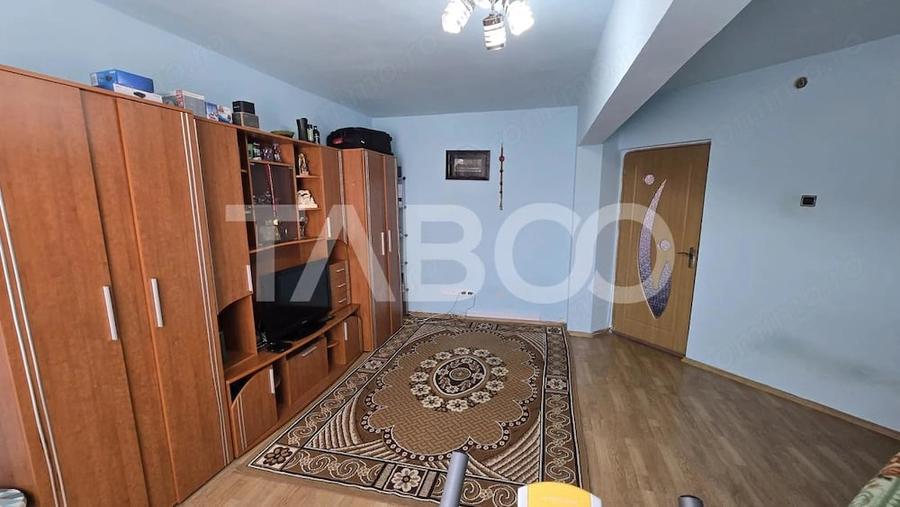 Apartament cu 2 camere decomandat în Ștrand