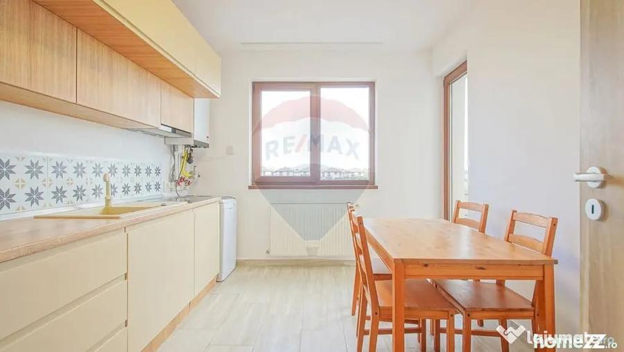 Apartament cu 3 camere decomandat în IAR