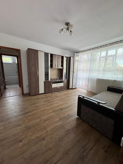 Inchiriez apartament cu 2 camere, proaspat renovat, langa magazinul Bucovina