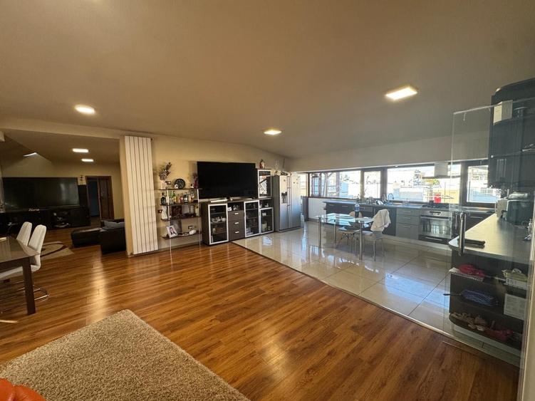 Inchiriez penthouse Et 3 - 4