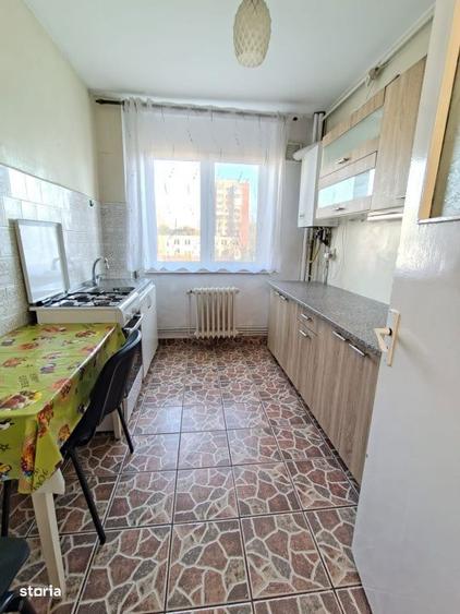 Apartament cu 2 camere semidecomandat, mobilat în Podu Roș — fotografia 1