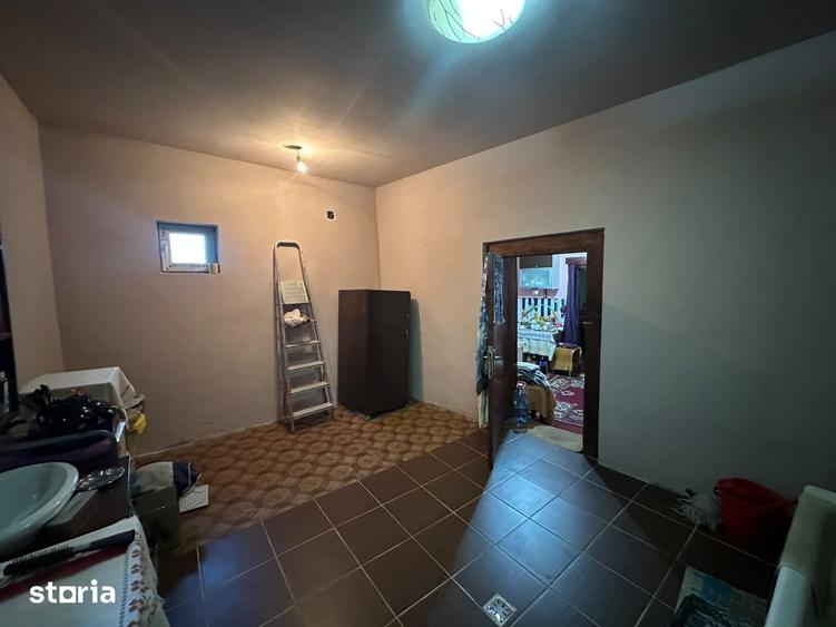 Casă cu 4 camere cu Teren 229 Mp în Drăgășani