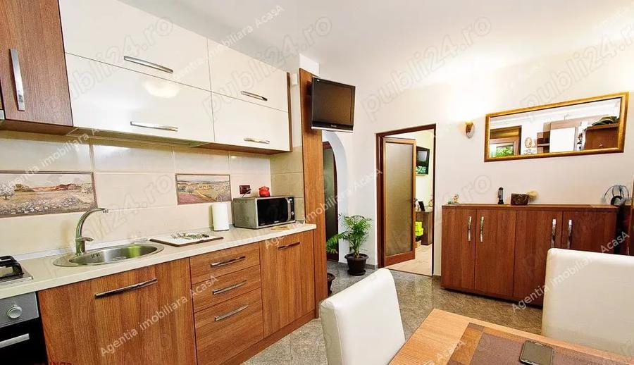 Apartament cu 3 camere decomandat, mobilat în Mazepa 1