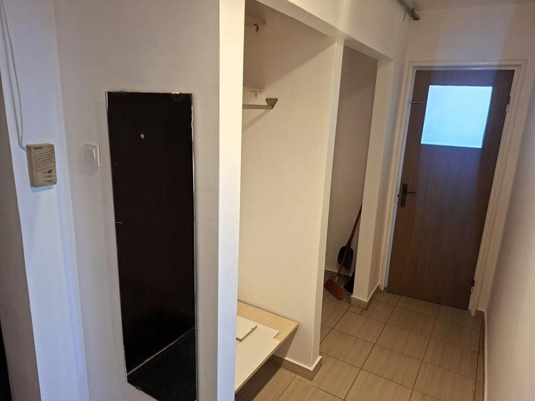 Apartament cu 2 camere decomandat în Drumul Taberei