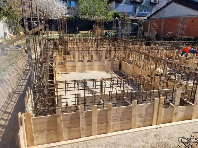 Casă cu 6 camere cu Teren 580 Mp în Chiajna