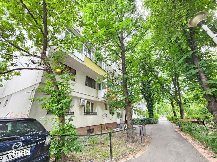Apartament cu 2 camere semidecomandat, mobilat în Grivița