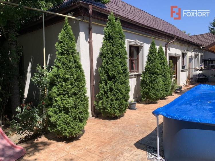 Casă individuală cu 6 camere cu Canalizare în Aradului