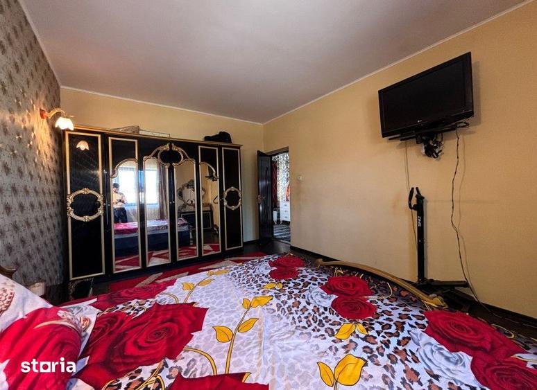 Casă cu 6 camere cu Teren 350 Mp în Cug