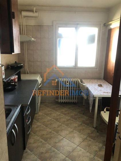 Apartament cu 2 camere decomandat, mobilat în Mărgeanului