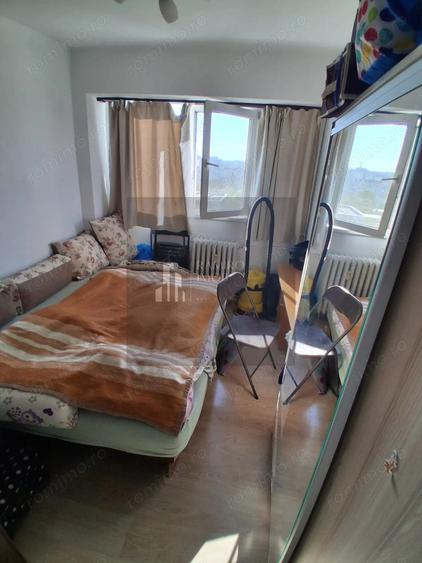 Apartament cu 3 camere semidecomandat în Gorjului