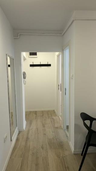 Apartament cu 3 camere semidecomandat, mobilat în Aradului