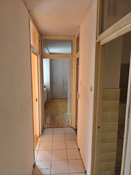 Apartament cu 3 camere decomandat în Exterior Vest
