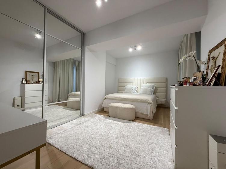 Apartament cu 3 camere decomandat în Pipera