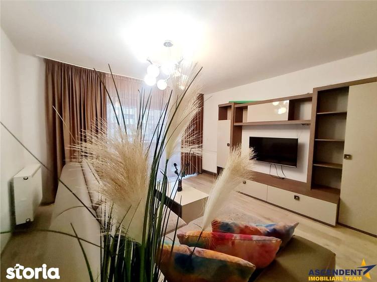 Apartament cu 3 camere decomandat, mobilat în Tractorul