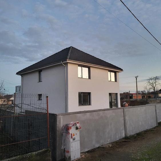 Casă cu Teren 445 Mp în Vladimirescu
