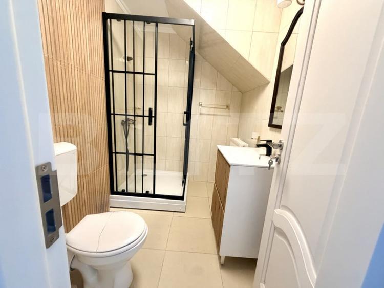 Apartament cu 5 camere decomandat în Central