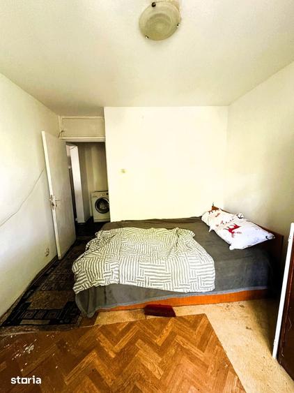 Etaj 2-Podul de Fier Intersectie-2 Camere Decomandat-bloc 81' - 5