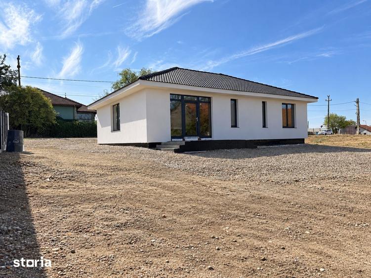 Casă cu 4 camere decomandat cu Teren 572 Mp în Paleu