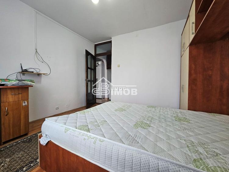 Apartament cu 3 camere, mobilat în Micro 3