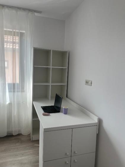 Apartament cu 3 camere decomandat, mobilat în Dumbrăvița